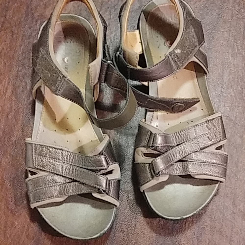 Clarks unstrictured strappy sandals